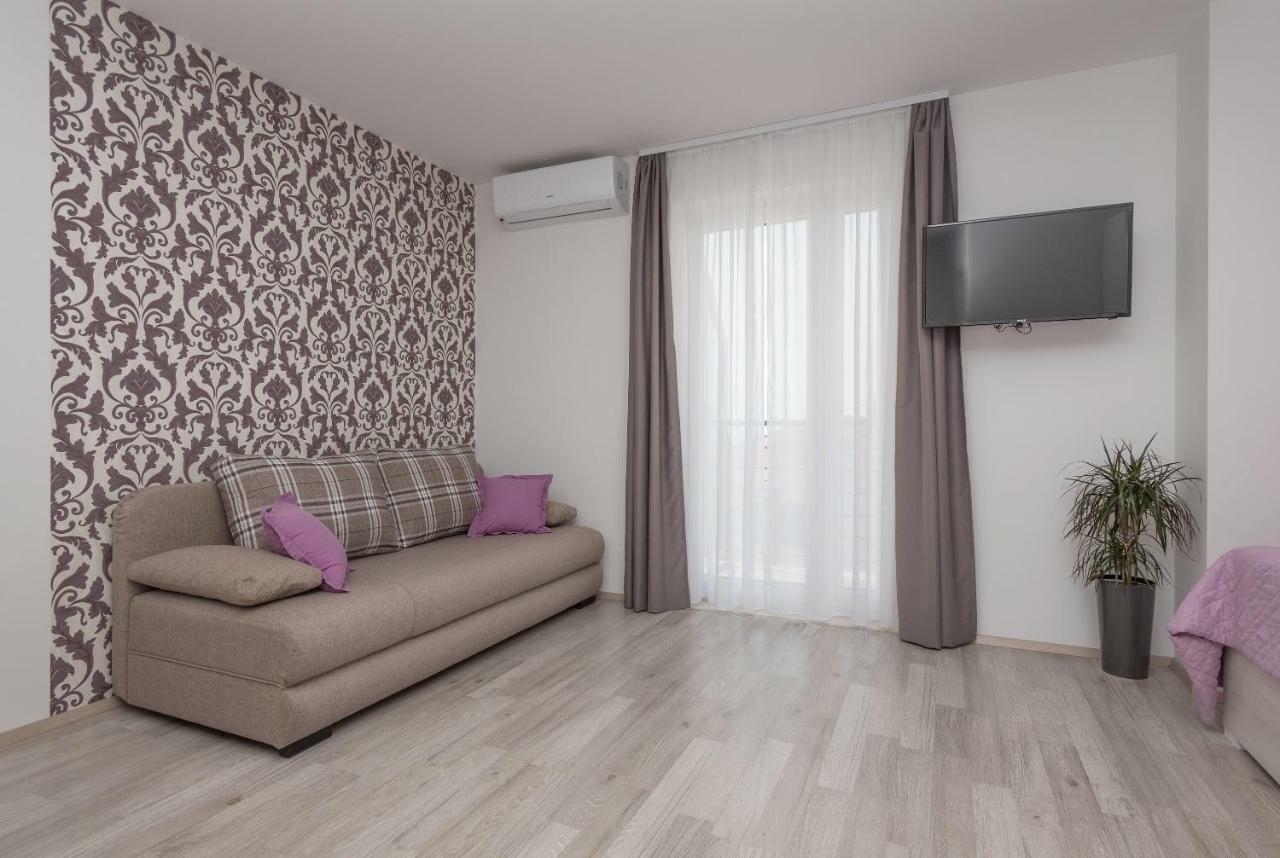 Apartments Nataly With Free Parking Makarska Exterior foto