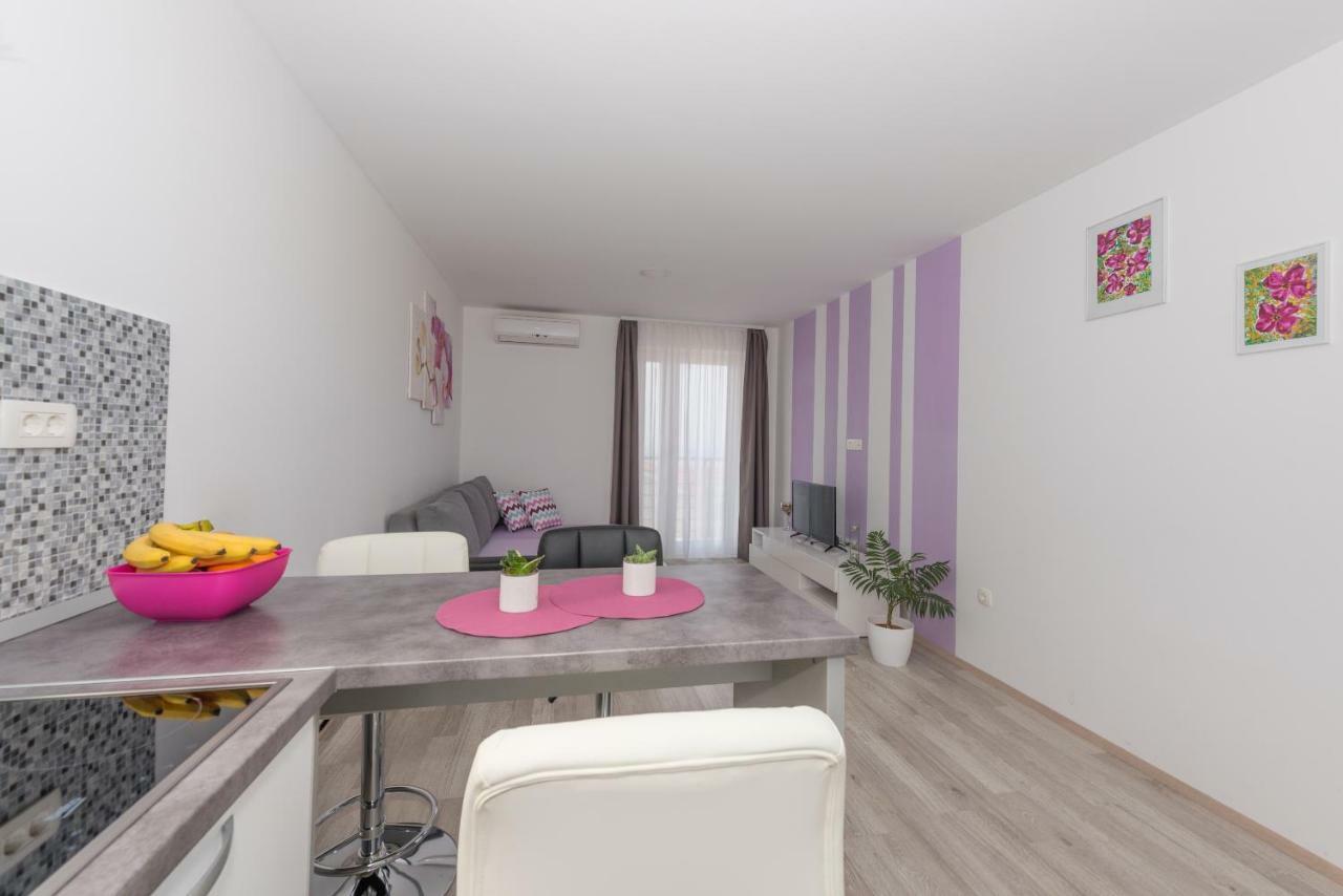 Apartments Nataly With Free Parking Makarska Exterior foto