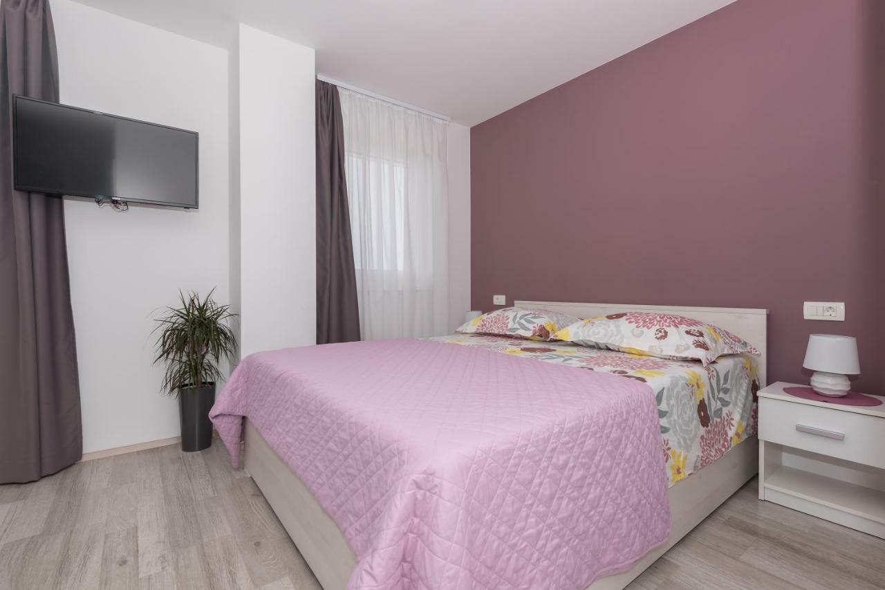 Apartments Nataly With Free Parking Makarska Exterior foto